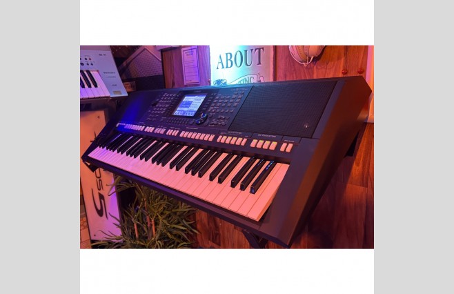 Used Yamaha PSR-S750 Keyboard (SN:ECUM01357) - Image 4